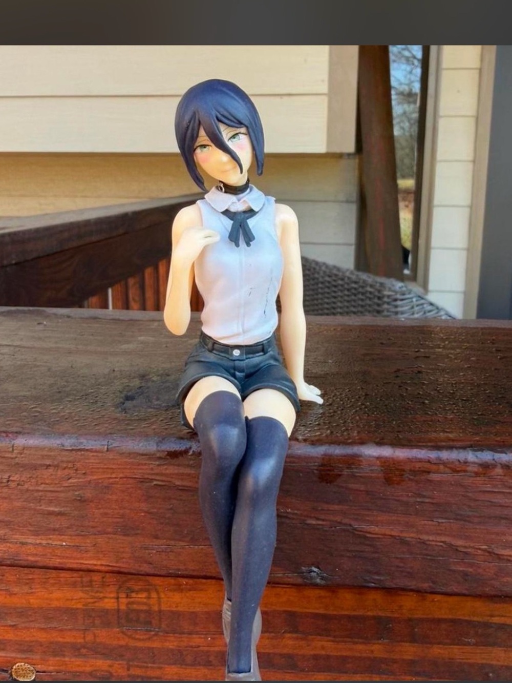 reze figurine